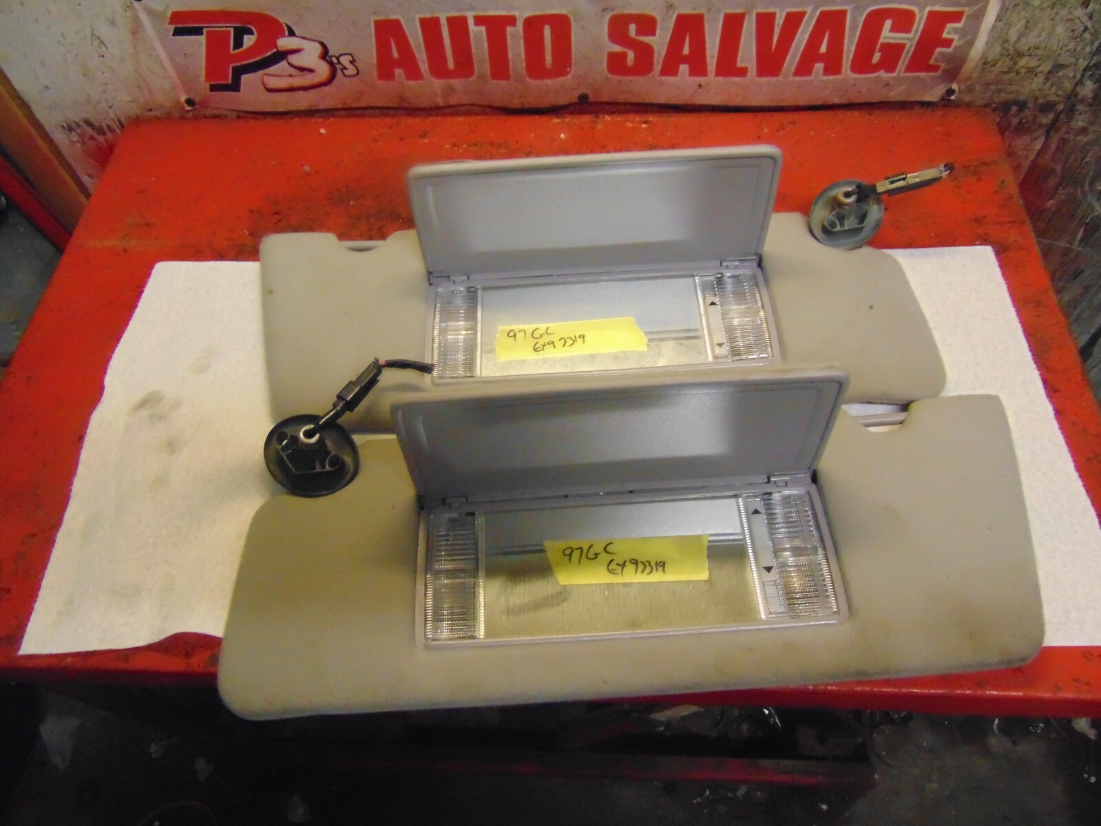 93 94 95 96 98 97 Jeep Grand Cherokee oem right & left sunvisor sun