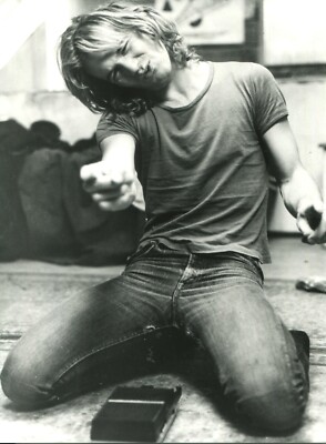 DIE LEIDEN DES JUNGEN W: 1 PRESSEFOTO  (18x24cm) KLAUS HOFFMANN -2-