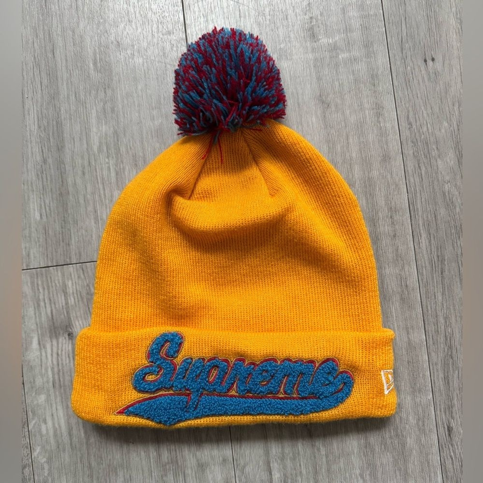 Supreme x New Era FW16 Chenille Script Pom Pom Beanie