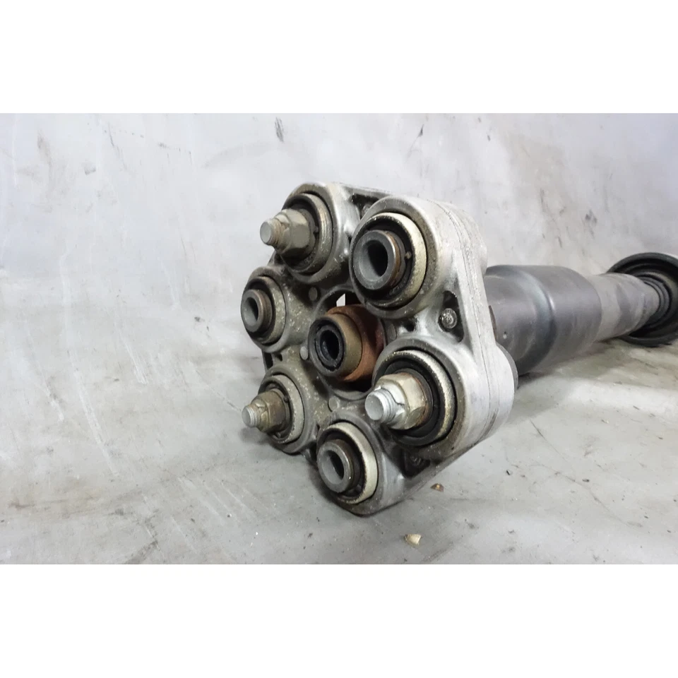 BMW F30 335i F32 435i xDrive 2013-2015 eje de transmisión trasera para transmisión automática OEM Foto 2 de 4