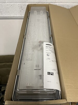 Chalmit Lighting ST2N/218/BI Linear T8 2 x 18W Industrieleuchte. Neu im Karton. 