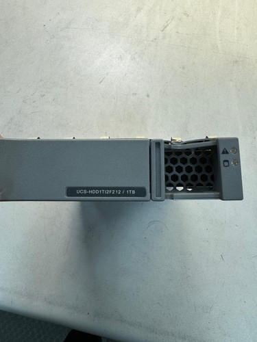 UCS-HDD1TI2F212 MG03SCA100 CISCO 1TB 7.2K RPM 6 Gb/s 3.5" SAS HDD - Picture 5 of 7