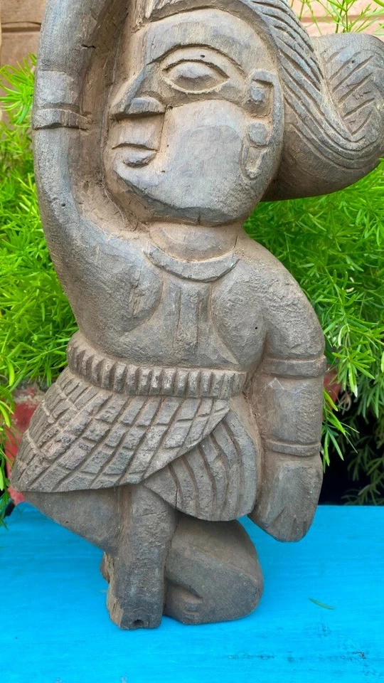 Figura de madera antigua tallada a mano del siglo XVII para mujer Foto 4 de 4