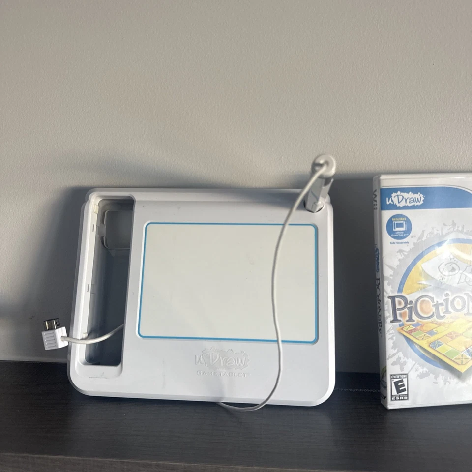 Tableta de dibujo Nintendo Wii con U-draw Studio y juegos de piccionario probados Foto 2 de 4