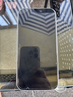 Apple iPhone 15 Smartphone Weiß iOS Dual-Kamera im Slate-Design