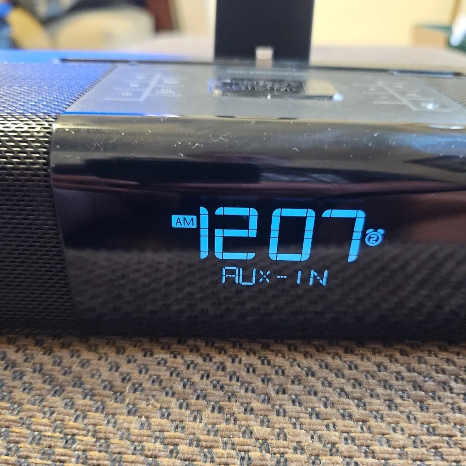 Lightning Dock Clock Radio and USB Port Power Cord With Manual. Works - Image 2 of 4