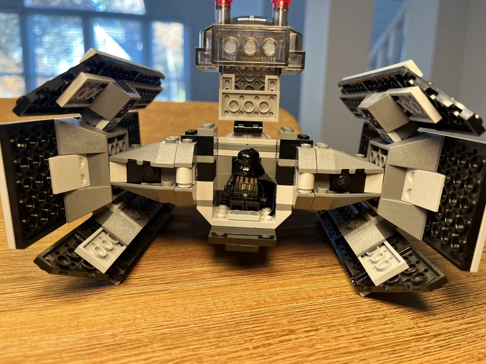 LEGO 8017 Darth Vader's TIE Fighter Complete with mini figure and manual - Image 2 of 4