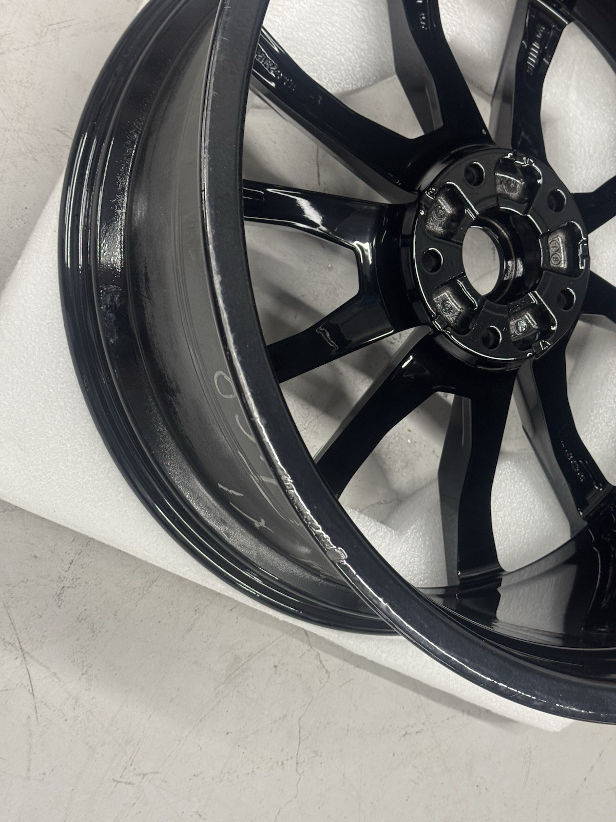 Lamborghini Urus Rear Wheel