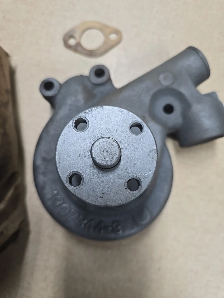 NOS GM 1937 1938 1939 1940 BUICK WATER PUMP 1328454 SPECIAL SUPER SERIES 40 50 - Image 4 of 4
