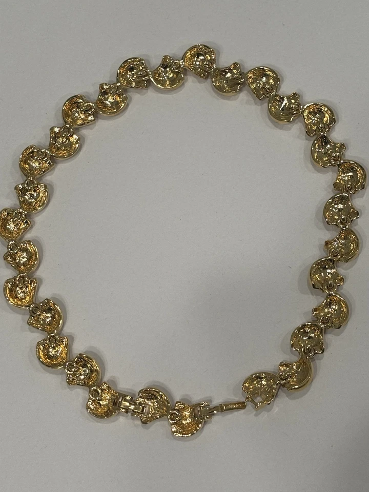 Collar colgante tono oro Nina Ricci. 17,5 pulgadas excelente estado sin caja. Foto 3 de 4