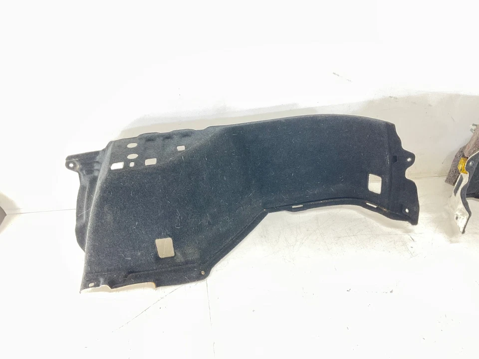 06-08 Cubierta de moldura de cuarto de panel de maletero trasero izquierdo y derecho Lexus RX400h OEM Foto 2 de 4