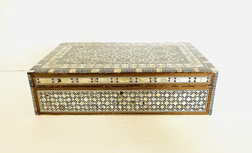 Vintage Middle Eastern Egyptian Mother Of Pearl Wood Inlay Jewelry Box With Key