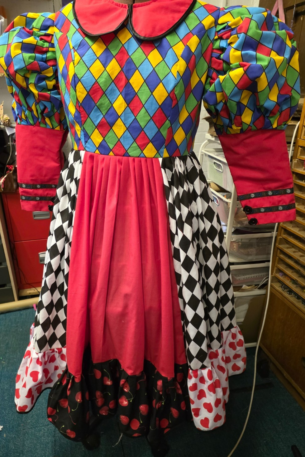 FABULOSO VESTIDO DE MUJER PANTOMIMA 'HARLEQUIN HEARTS' - TALLA 44" - 46" - AM DRAM
