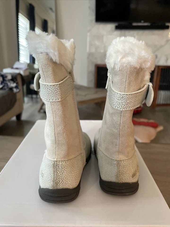 全新无标签 Nine West 学步儿童 女孩 Deena-K 时尚冬季靴 鞋 ~ 7 M — 第 3/4 张图片