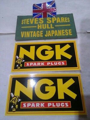 NGK Werbeaufkleber, neuer alter Lagerbestand, 138 mm x 73 mm (5 1/2 Zoll lang). PAAR.