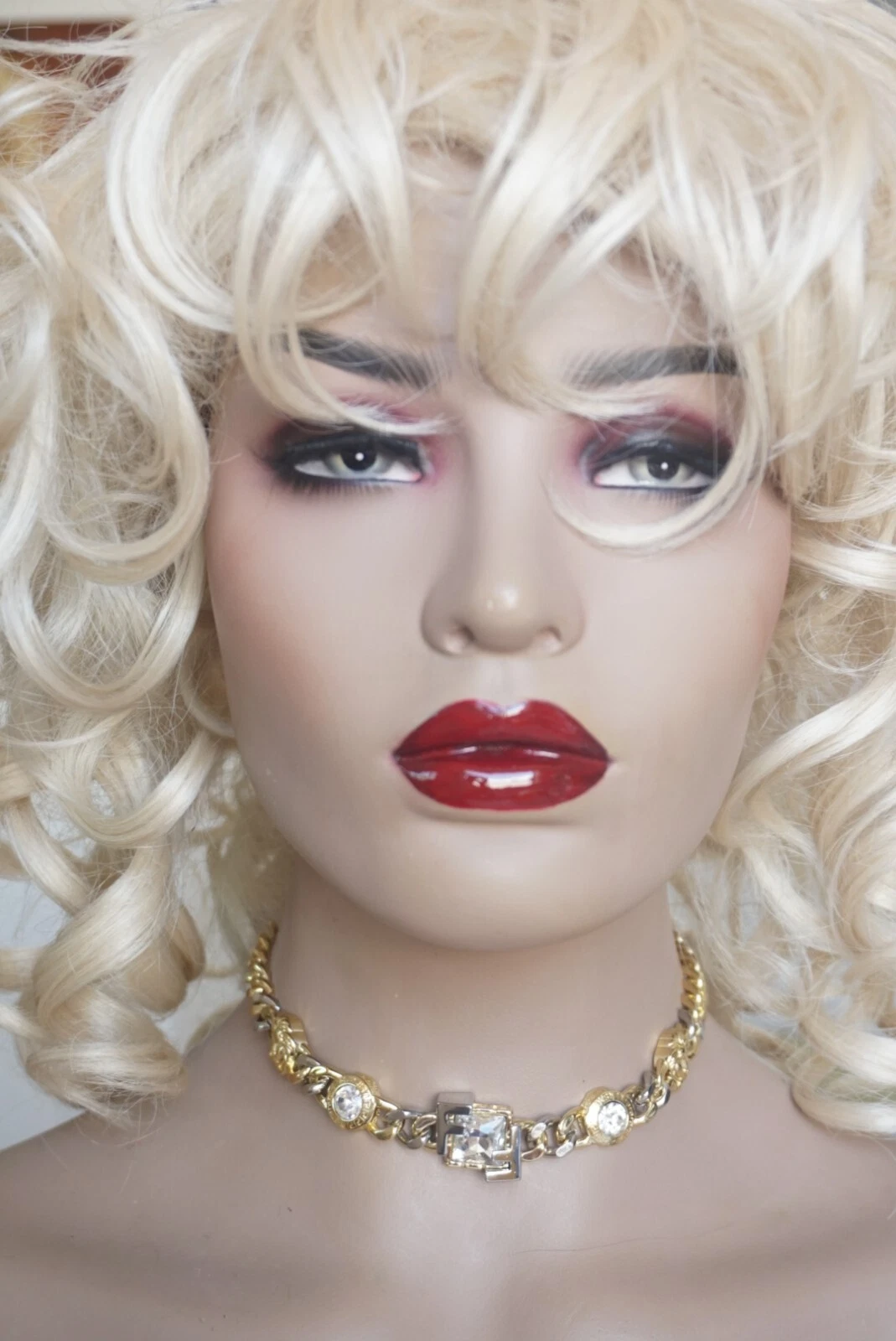 VERSACE Collana girocollo e scatola FENDACE