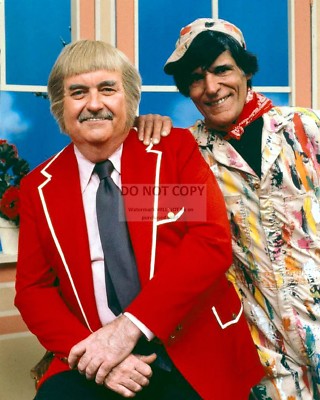 BOB KEESHAN & COSMO ALLEGRETTI ''CAPTAIN KANGAROO''  8X10 PUBLICITY PHOTO (EP-139)
