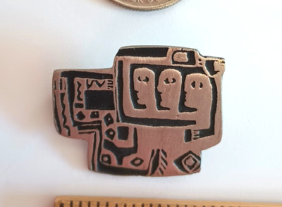 Alice Warder Seely Urban Fetishes ''Friends'' Pictographs Brooch