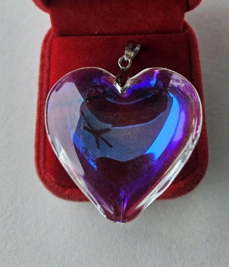 Enorme colgante 3D grande corazón de vidrio arco iris opalescente iridiscente de colección Foto 4 de 4