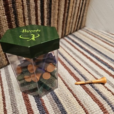 Harrods Golf Box mit Tees - 40 Tees enthalten 
