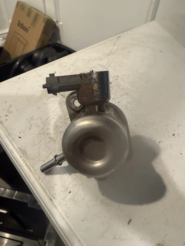 Kia Optima 2014 motor de 2,4 L bomba de combustible de alta presión Foto 3 de 4