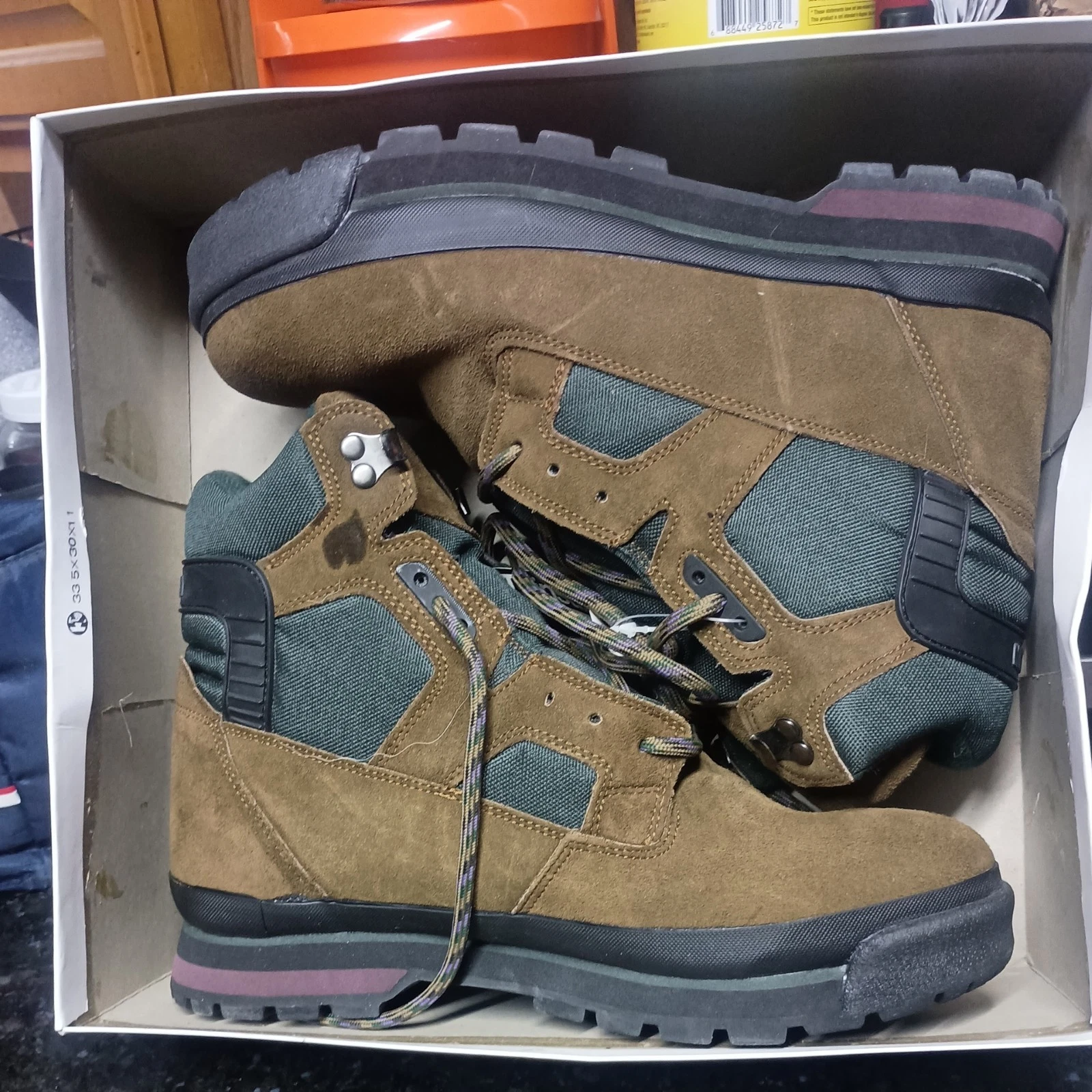 Weil McLain Tn-Grn Work Boots 10 Burlington Wool Socks Terraen Traction Cleats