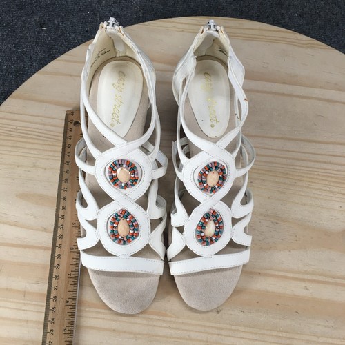 Sandali Easy Street donna 8,5 M cinturino bianco ecopelle zeppa casual perline - Foto 6 di 18