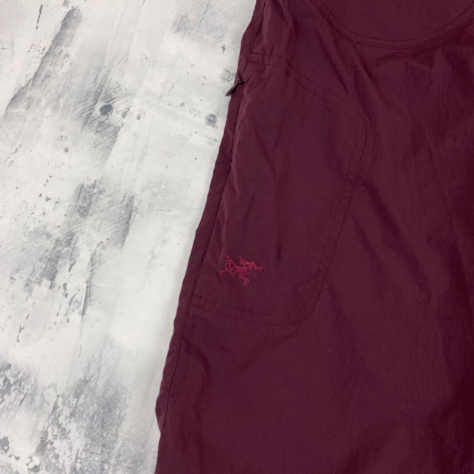 ARC'TERYX Pantaloncini cargo da donna Arcteryx per attività all'aperto taglia 10 viola
