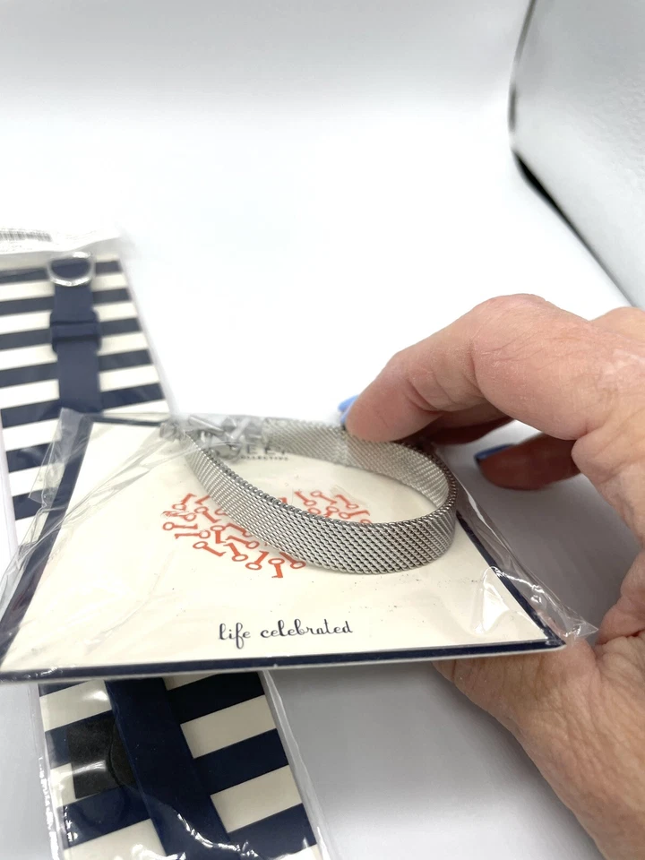 Lote Colectivo KEEP 4 Pulseras Cuero 33 Dijes 2 Collares Pulseras Nuevo Foto 3 de 4