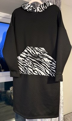 Neu ohne Etikett schönes schwarzes Damenpulloverkleid mit Kapuze Tiermotiv passt bis 14/16