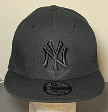 New Era 9Fifty New York Yankees All Black Snapback Hat