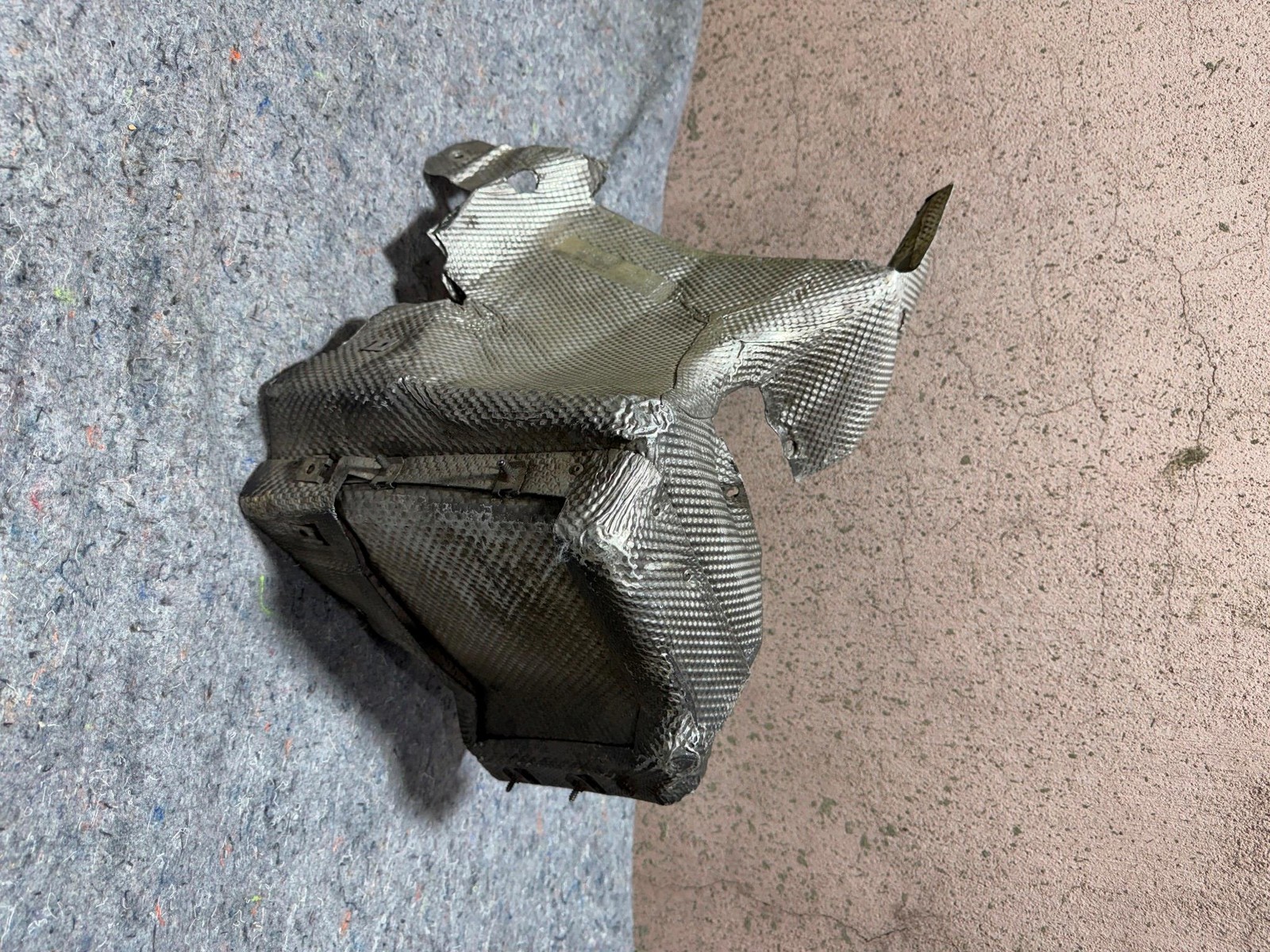 LAMBORGHINI GALLARDO LP560-4 OEM RH RIGHT EXHAUST INSULATION 400825646