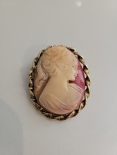 VINTAGE FAUX CAMEO BROOCH PIN COLLECTIBLE EST...