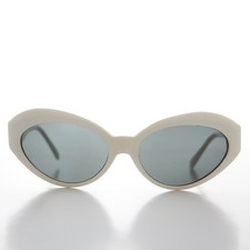 90s Curved Cat Eye Sunglasses Retro with Glass Lens - Flo
