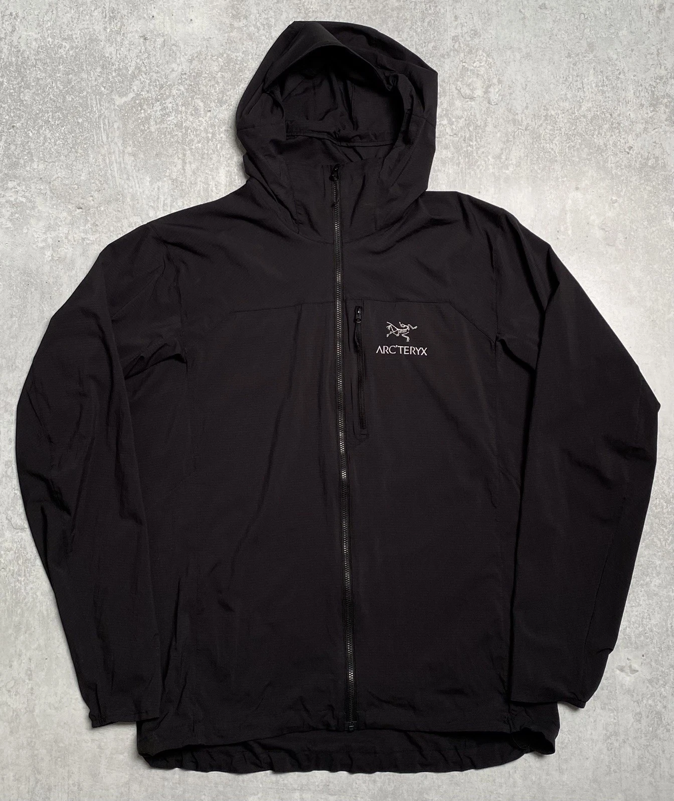Arc'teryx Squamish Hoody Mens Medium Black Packable Windproof Lightweight Jacket