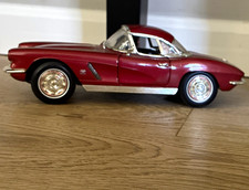 Ertl Chevrolet Corvette 1962 118 Red Metal Diecast Opening Doors Hood