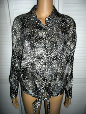 Beautiful Nine West size S black white print button up knot front blouse women 