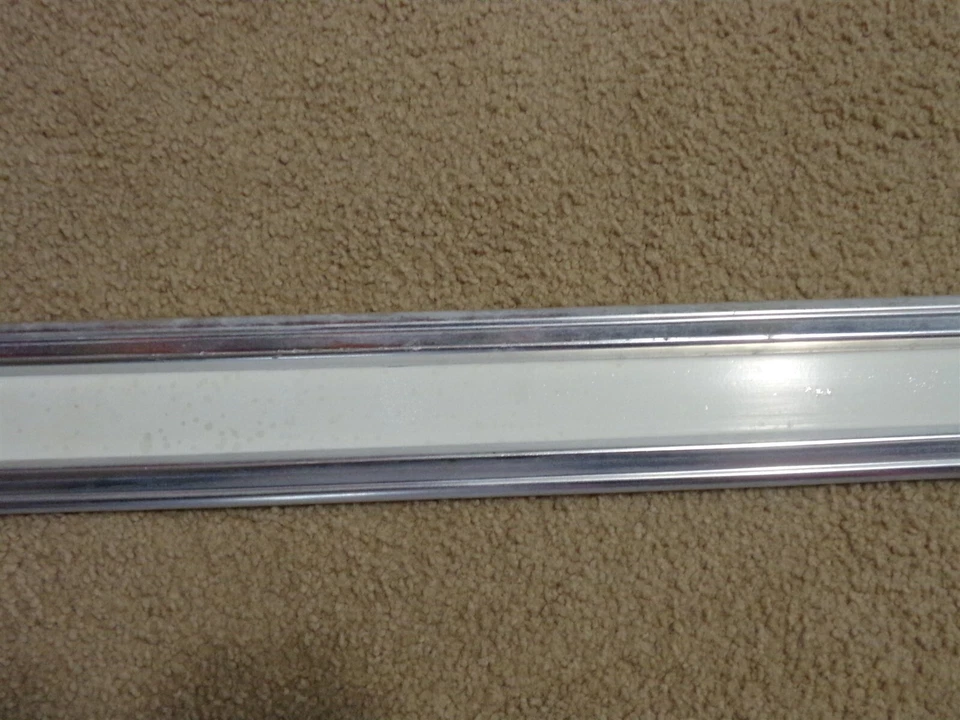 64 Plymouth Fury 1964 2d HT RH moldura de puerta OEM dos puertas techo rígido pasajero Foto 4 de 4