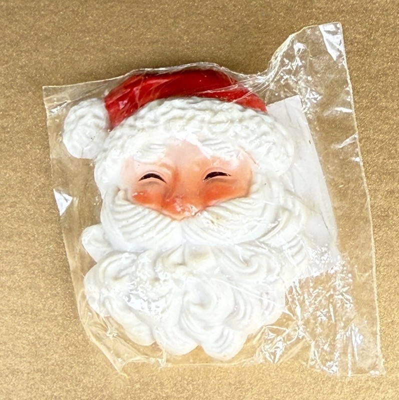 Vtg Hallmark PIN Christmas SANTA Face Holiday Brooch IOP Hong Kong