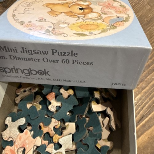 Mini rompecabezas circular Hallmark Springbok vintage ¡Feliz día!  PZL7163 - Imagen 5 de 6