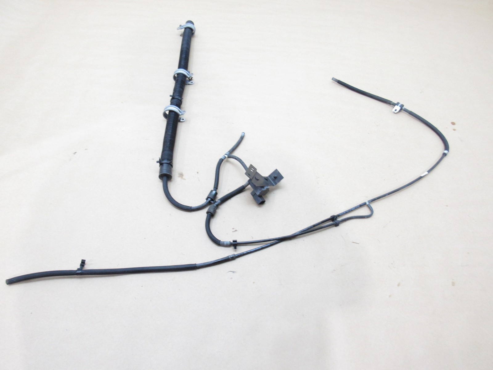 Bentley Continental GT 2012 Solnoid Vacuum Valve W/ Hose Pipe Line 11-18 ;#3