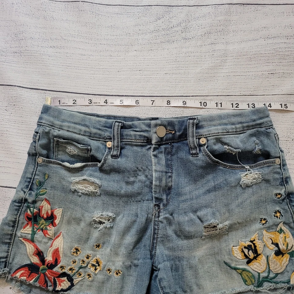 Pantalones Cortos de Jean en Blanco Nueva York Talla 28 Floral Bordado Caminante Corte Festival Boho Foto 4 de 4