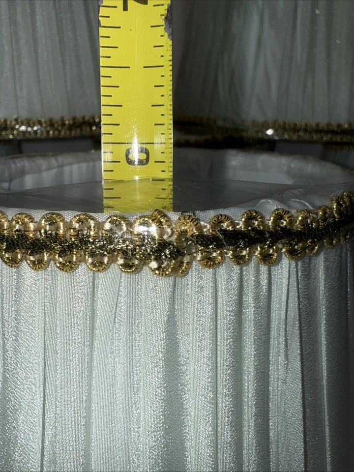 Lámpara de barril de lino/Pantallas de candelabro con ribete de encaje dorado 6 x 6 x 4.5 Lote de 6 Foto 4 de 4