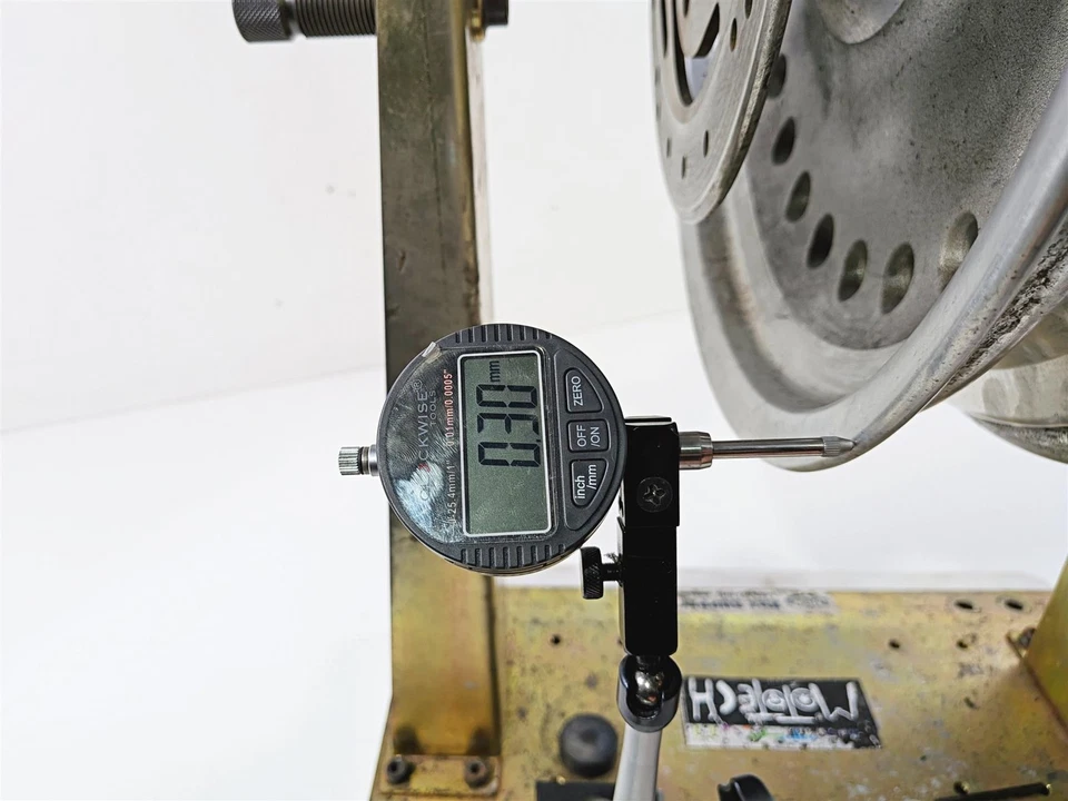 2012 Harley Softail FLSTF Fat Boy 前实心轮圈 17x3.5 直 41038-08 — 第 2/4 张图片