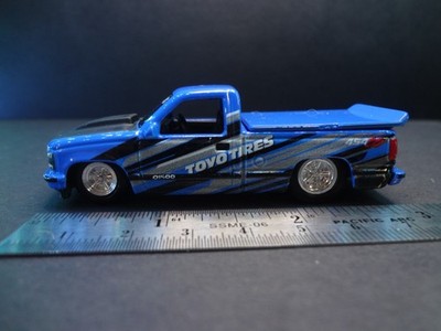 MaisTo 1993 Chevrolet 454 SS Pickup blue w/ removable bed cover - Loose 1:64