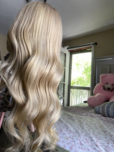 Beautiful 26” blonde wig | human hair - Picture 9 of 15