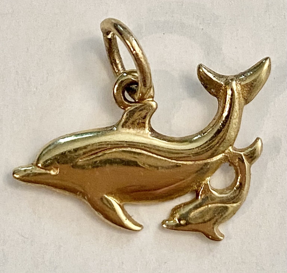 9ct dolphin charm brooch 9ct dolphin charm brooch