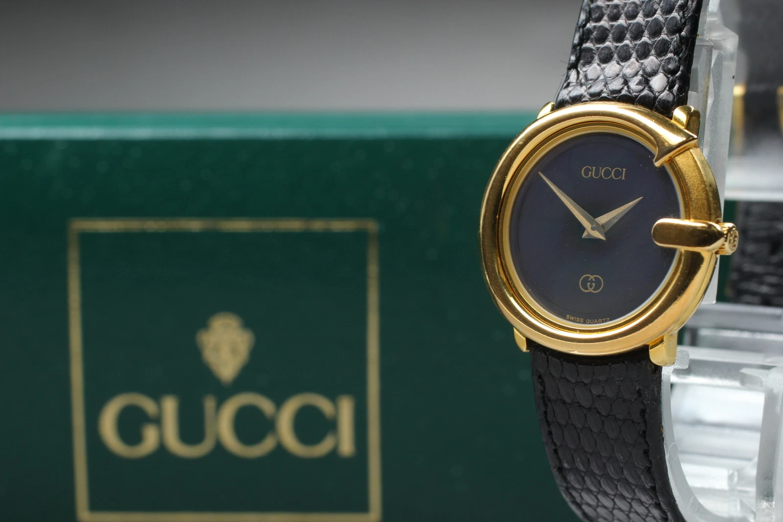 [Presque comme neuve dans sa boîte] Montre femme vintage GUCCI 3600 cadran noir quartz du JAPON