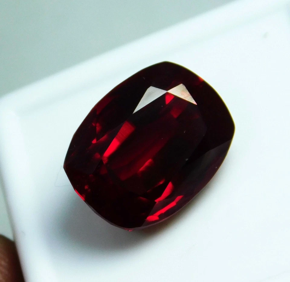 Натуральный редкий красный гранат альмандин 11,80 карата сертифицированный драгоценный камень огранки подушка россыпью - Изображение 3 из 4