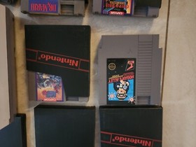 Nintendo NES Console 2 Controllers Zapper &bull; 20 Games Cleaner  Adapter Huge Lot